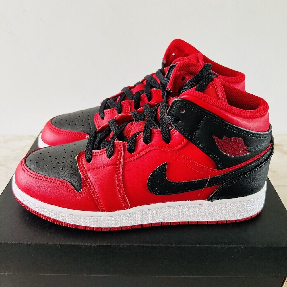 NIKE Air Jordan 1 Mid Gym Red/White/Black - M 5.5 Y (7 W)